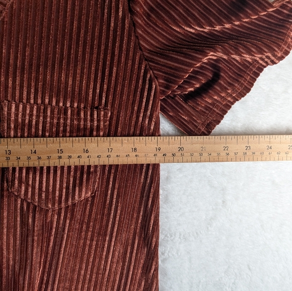 204-POL‎ Velvet V-Neck Rust Top - Picture 5 of 7